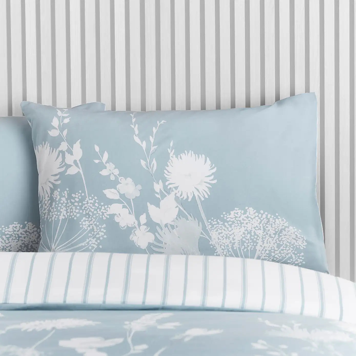 Catherine Lansfield Meadowsweet Floral Reversible Blue Duvet Set