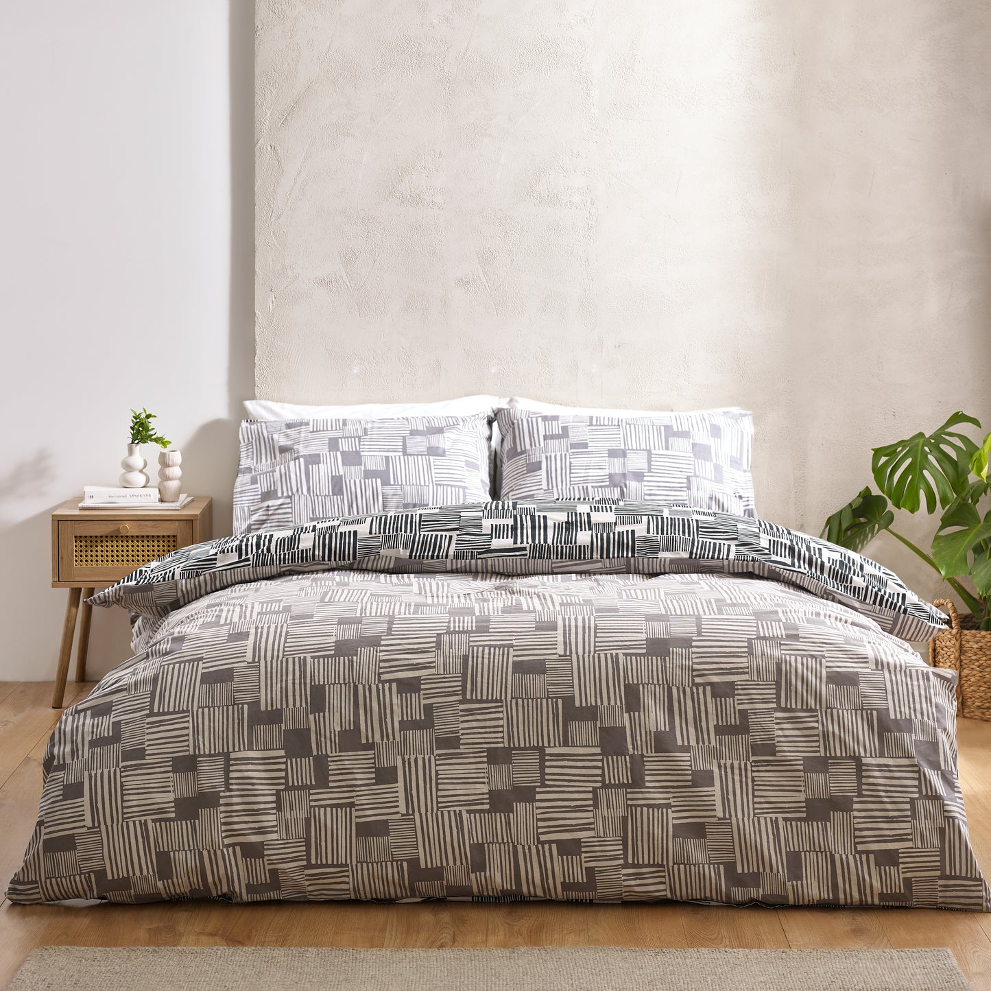Catherine Lansfield Blocks Reversible Duvet Set