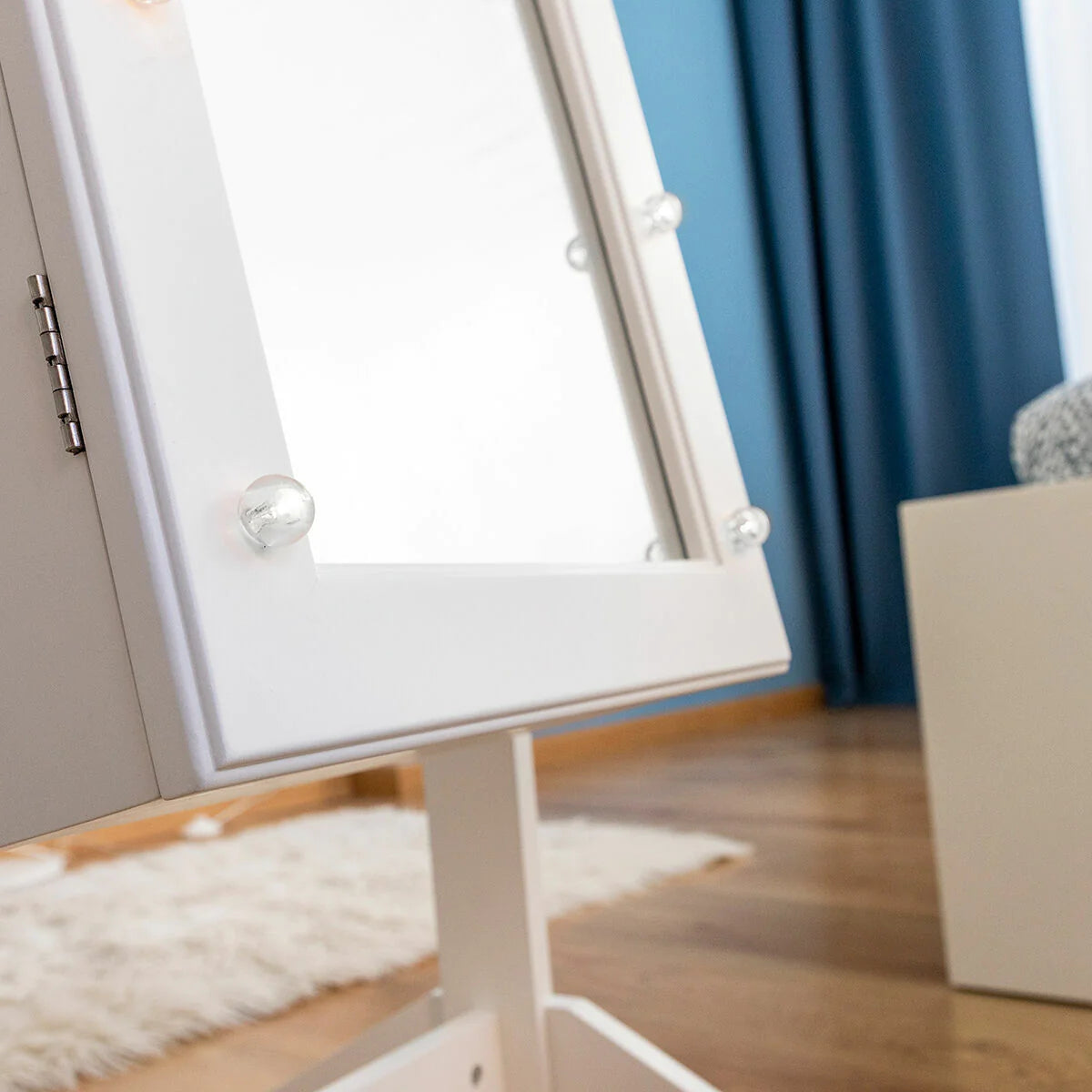 Standing Jewellery Mirror with LED Lights