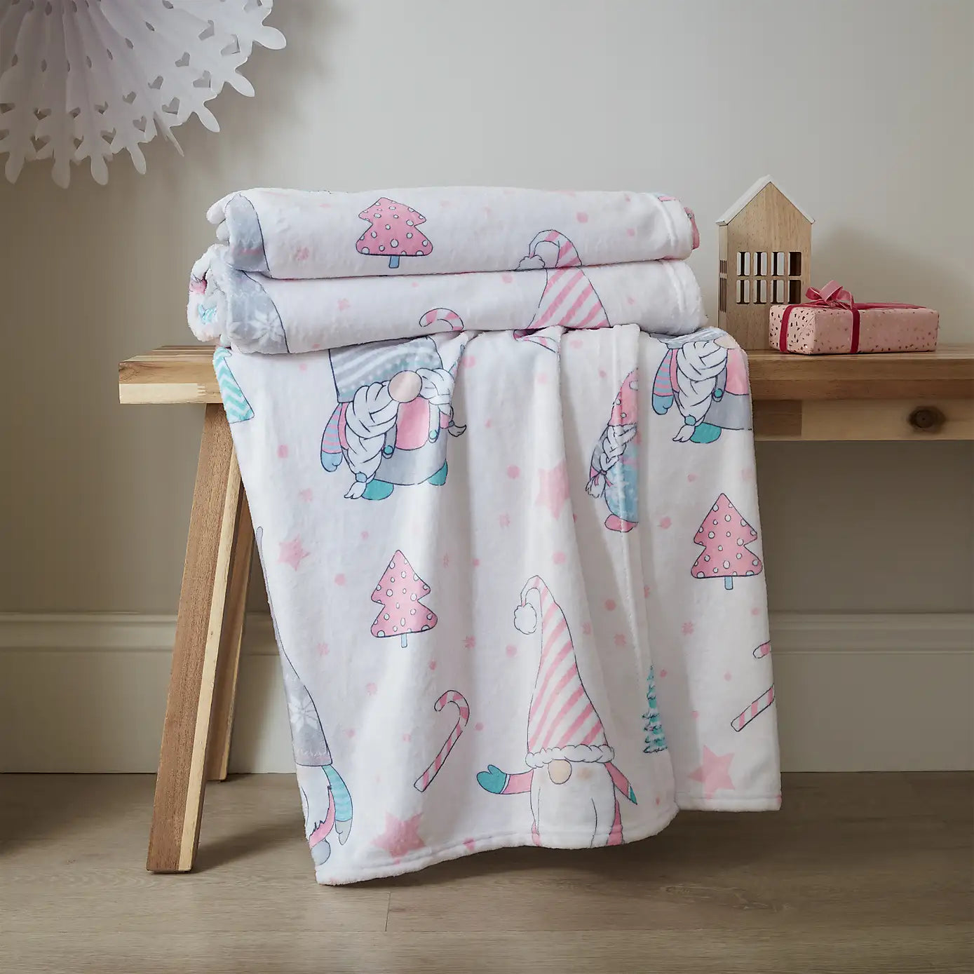 Catherine Lansfield Festive Gnomes Fleece Duvet Set - Pink