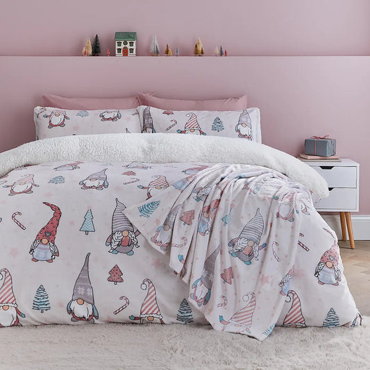Catherine Lansfield Festive Gnomes Fleece Duvet Set - Pink