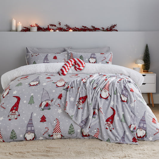 Catherine Lansfield Festive Gnomes Fleece Duvet Set - Grey