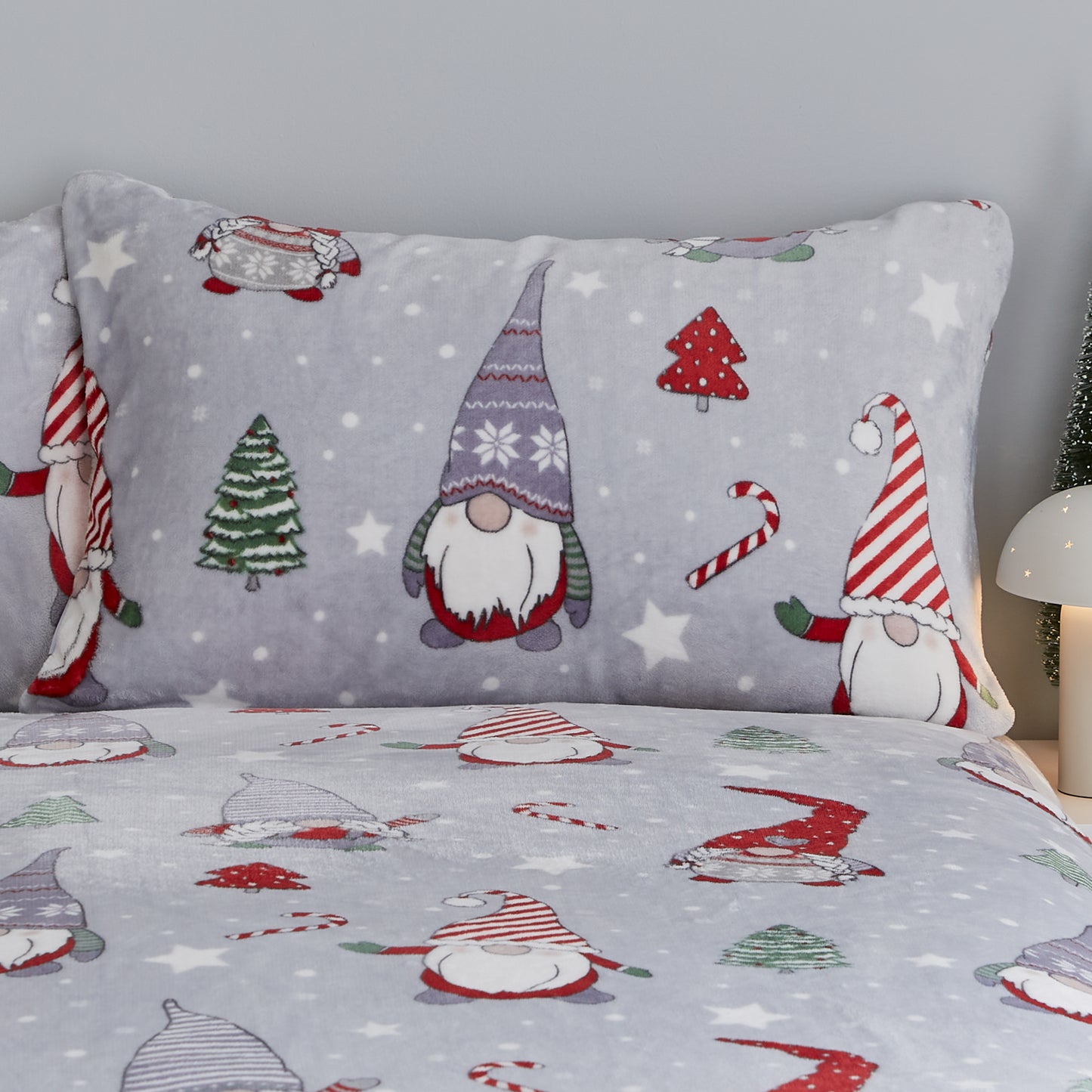 Catherine Lansfield Festive Gnomes Fleece Duvet Set - Grey
