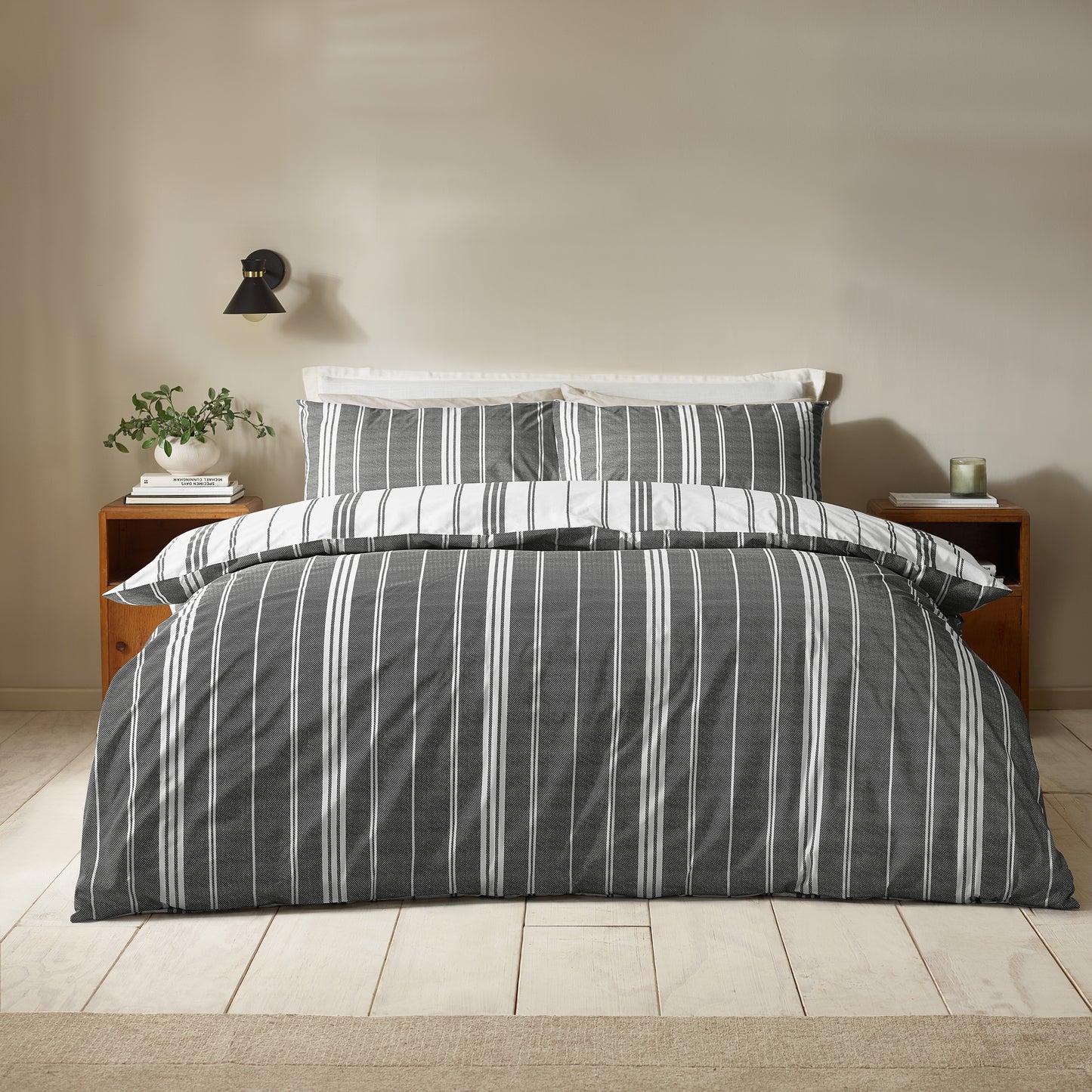 Catherine Lansfield Harbour Stripe Duvet Set - Black