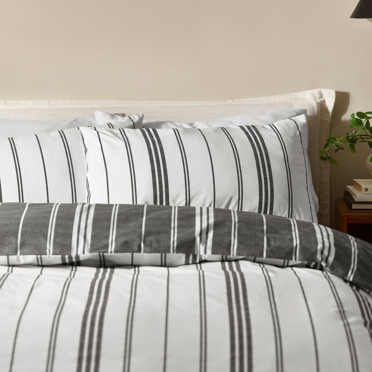 Catherine Lansfield Harbour Stripe Duvet Set - Black
