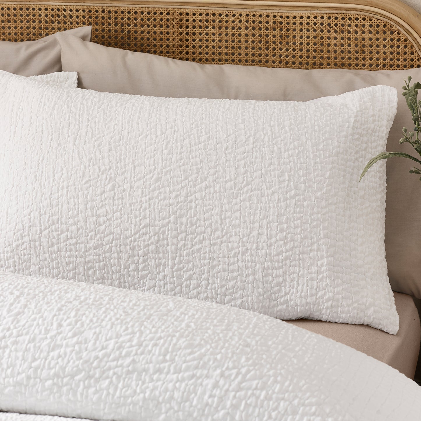 Catherine Lansfield Crinkle Seersucker Duvet Set  - White
