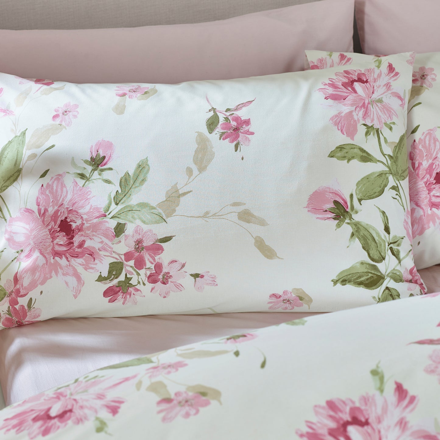 Catherine Lansfield Avebury Floral Duvet Set - Cream