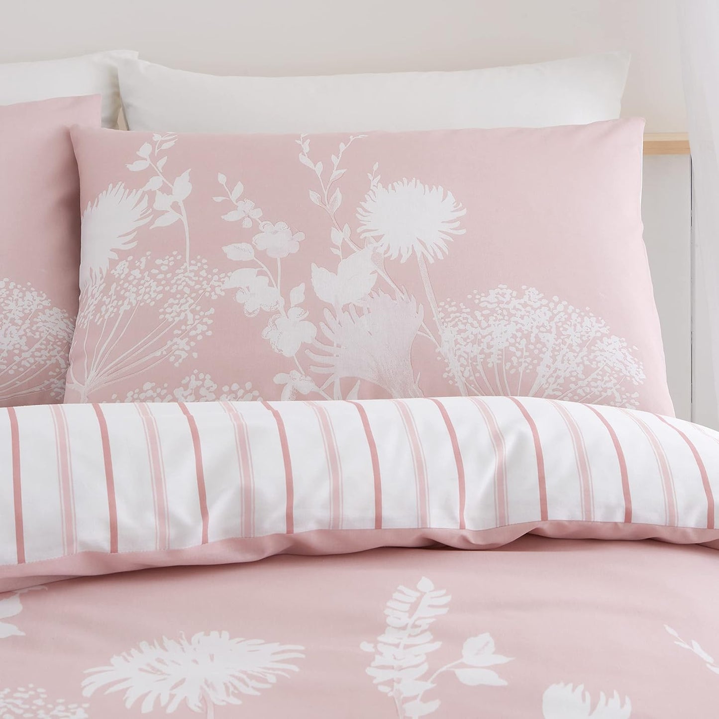 Catherine Lansfield Meadowsweet Floral Reversible Pink/White Duvet Set