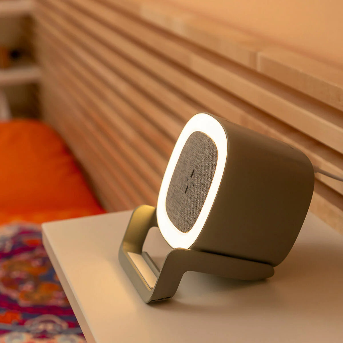 Wireless Speaker-Charger with LED