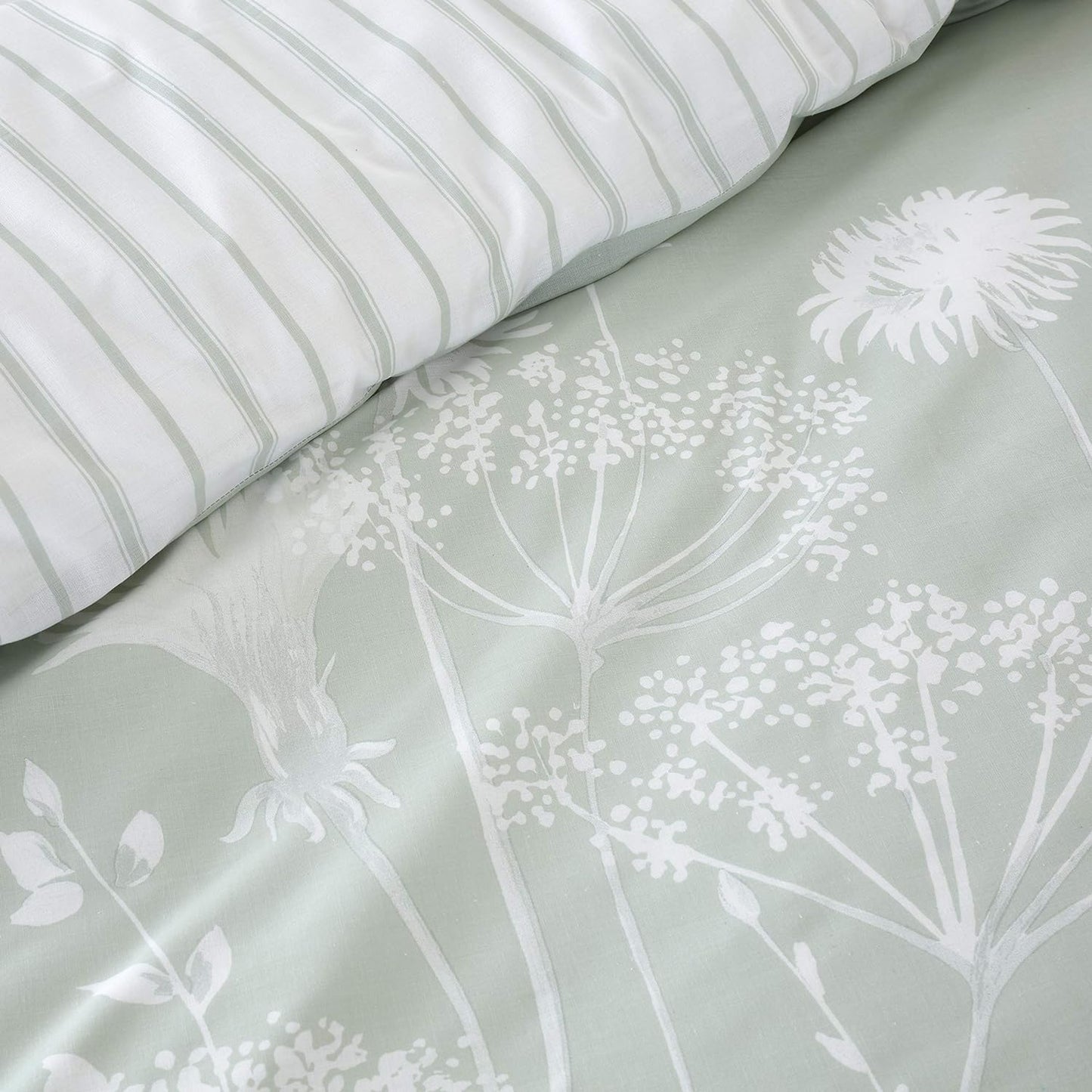 Catherine Lansfield by Meadowsweet Floral Reversible Green/White Duvet Set