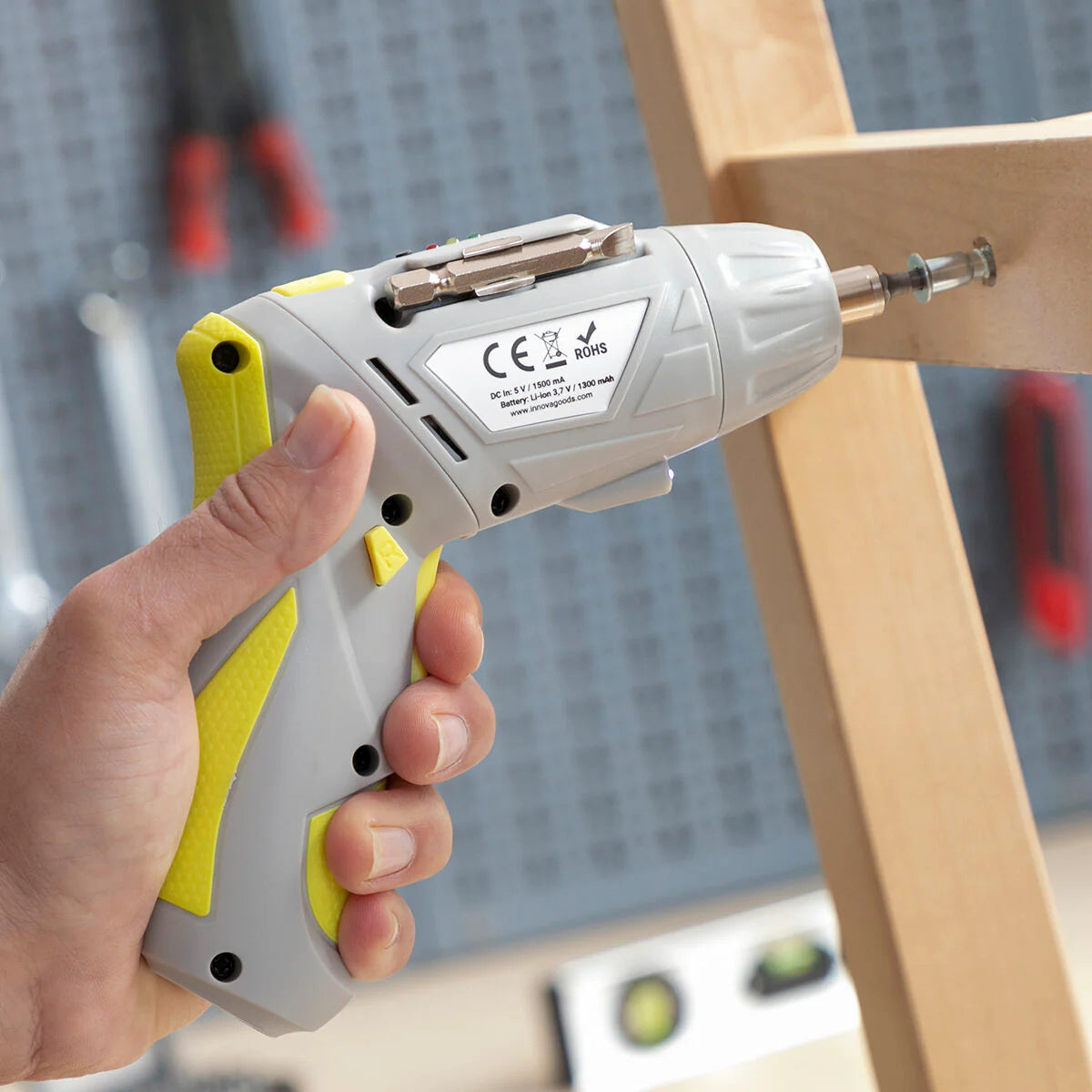 Multi-position Wireless Electric Screwdriver with Accessories Drivelite 33 Pieces