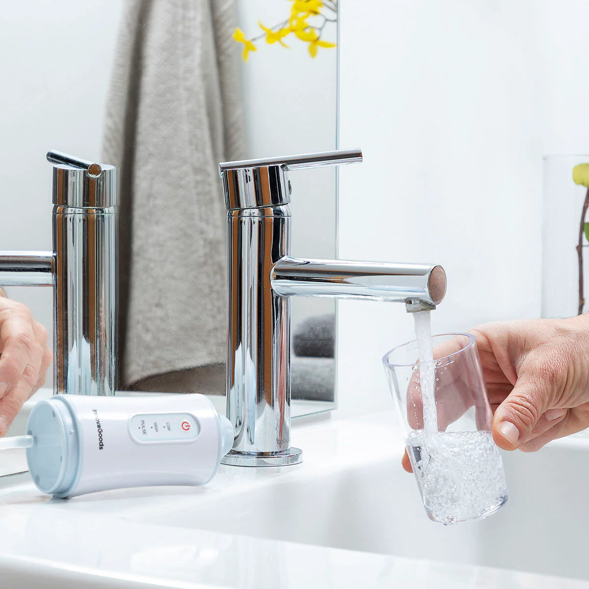 Portable Rechargeable Oral Irrigator Toothbrush InnovaGoods