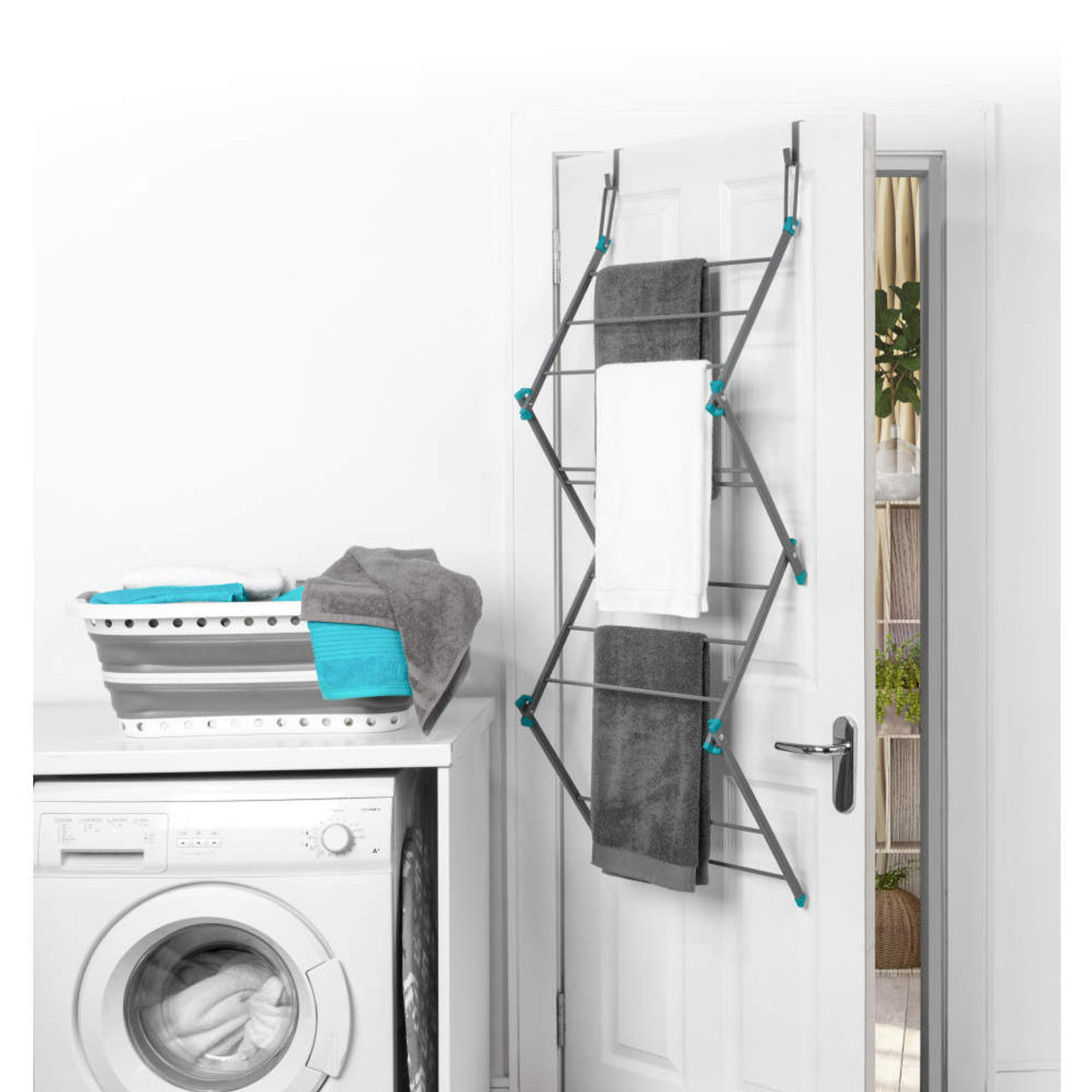 Compact Overdoor Clothes Airer