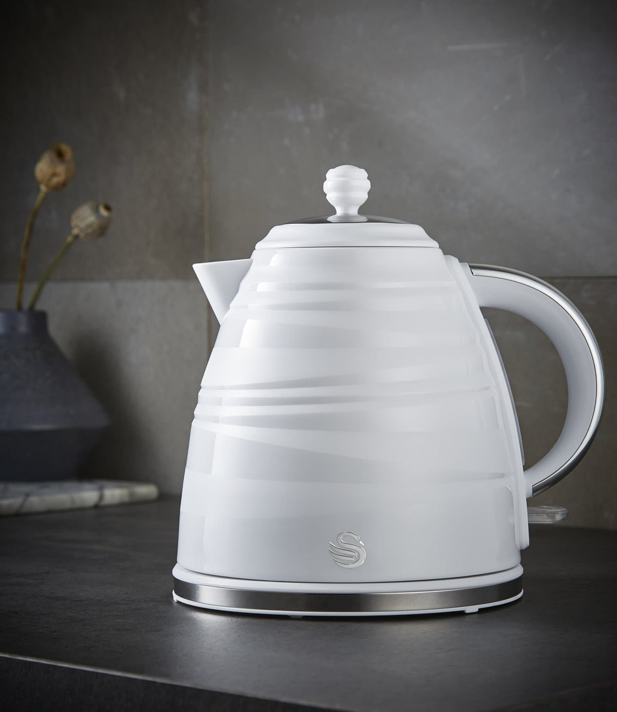 Swan Symphony Kettle - White